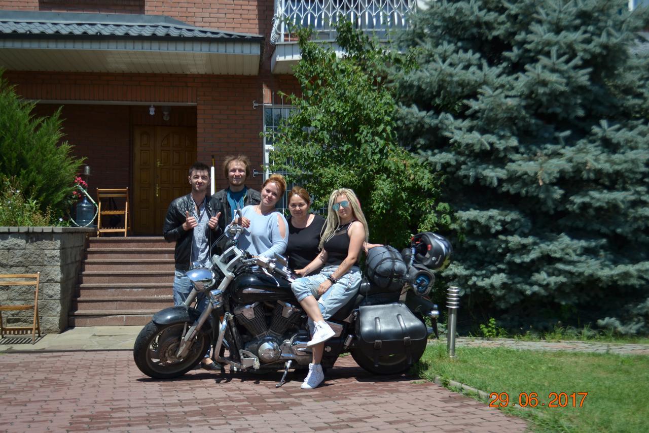 A Pousada Interhouse Almaty Exterior foto